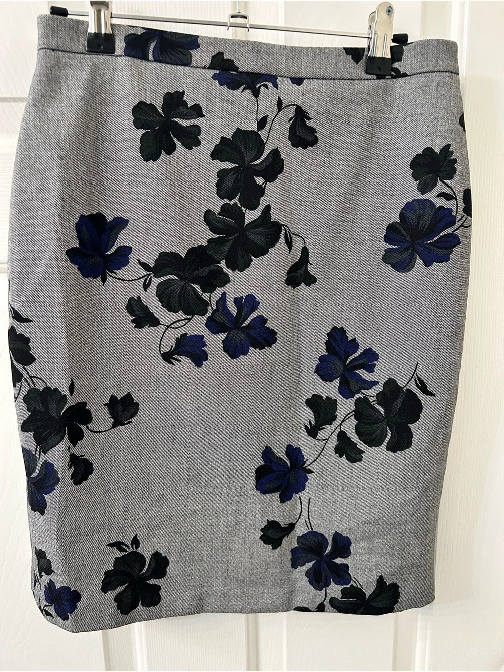 NWT $89 Ann Taylor Floral Flounce Skirt Gray & Blue Size 2P